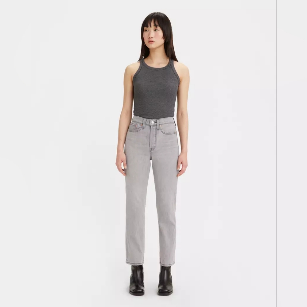 🪻Levi's Premium Women's Gray Wedgie Straight Leg High Rise Jeans Size 25x26 NWT